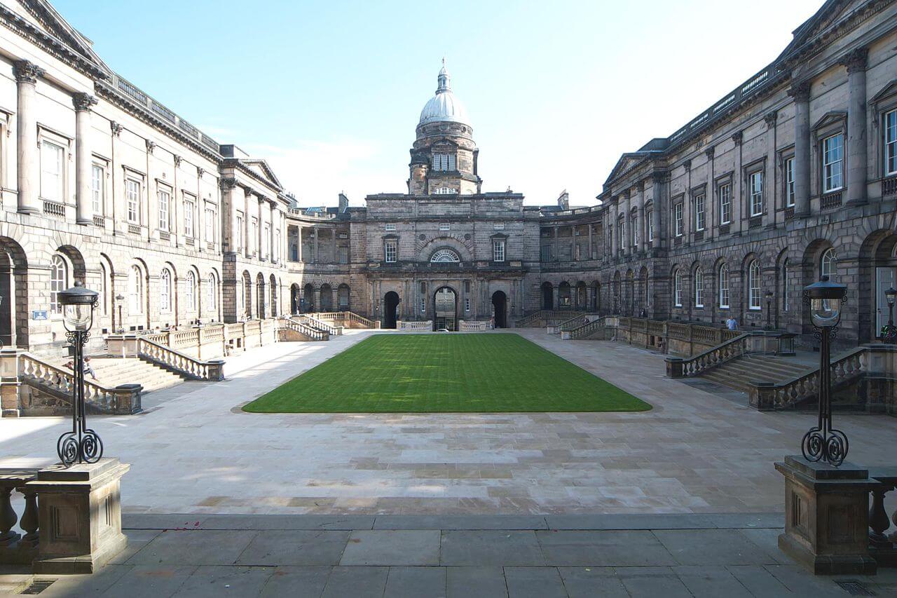 Heriot-Watt's Institute of Photonics Use Deben Microtest 2 kN Tensile Stage