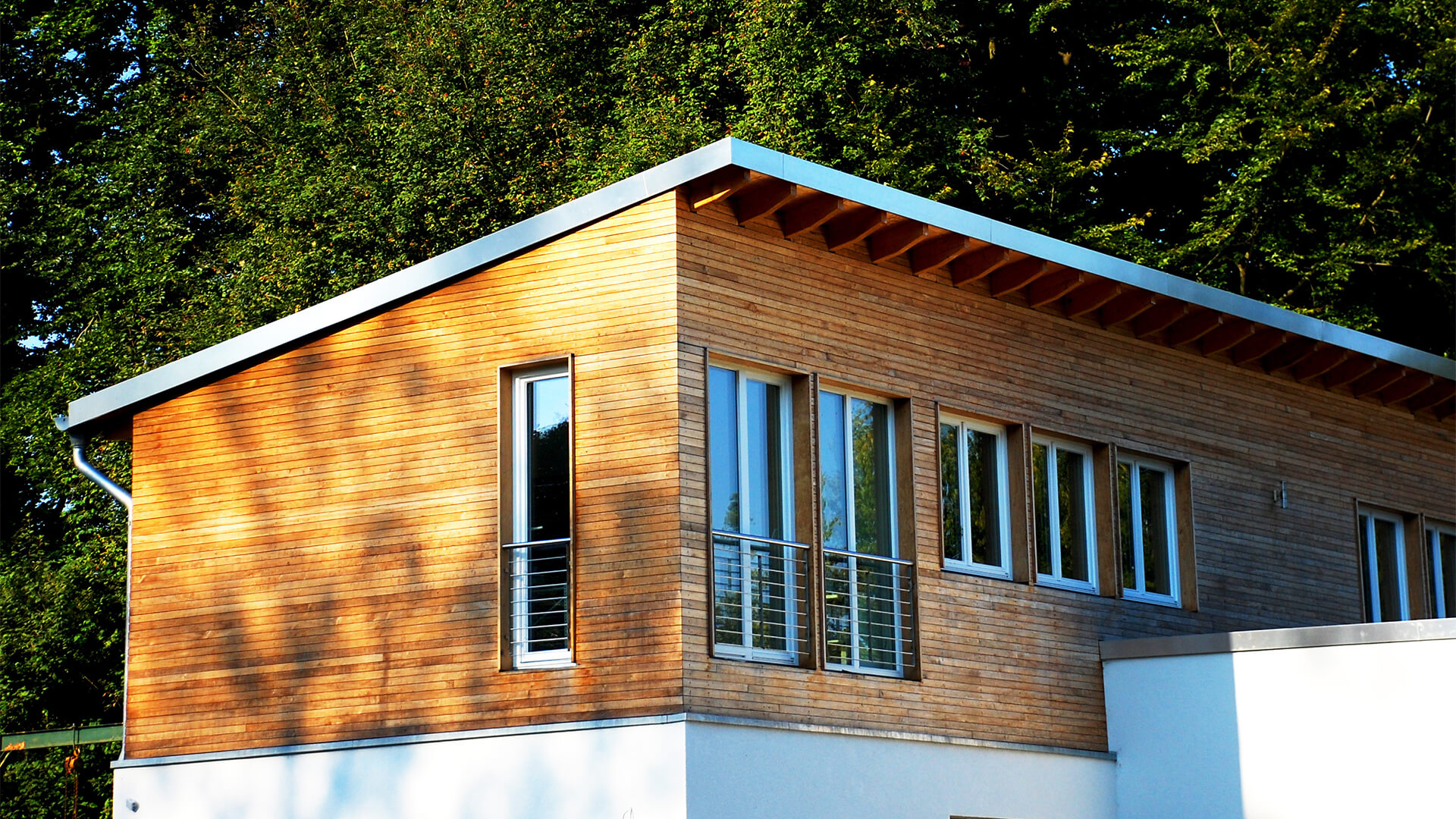 Annex off a house with wooden panneling