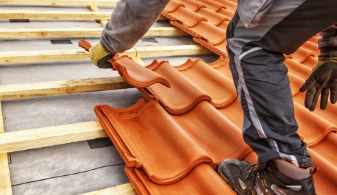 Hiring the Right People for Your Roofing Needs: A How-to Guide
