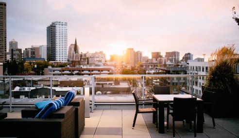 How to Make a Building Rooftop a Comfortable Place to Gather