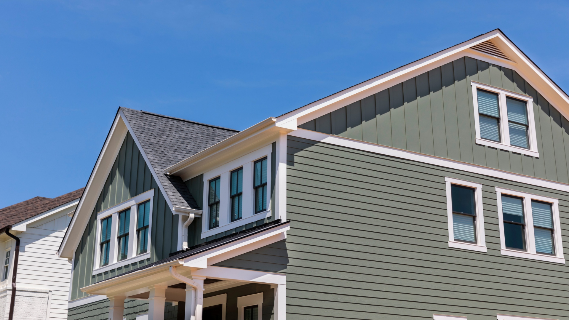 Signs Your House Needs New Siding - 1-800-HANSONS
