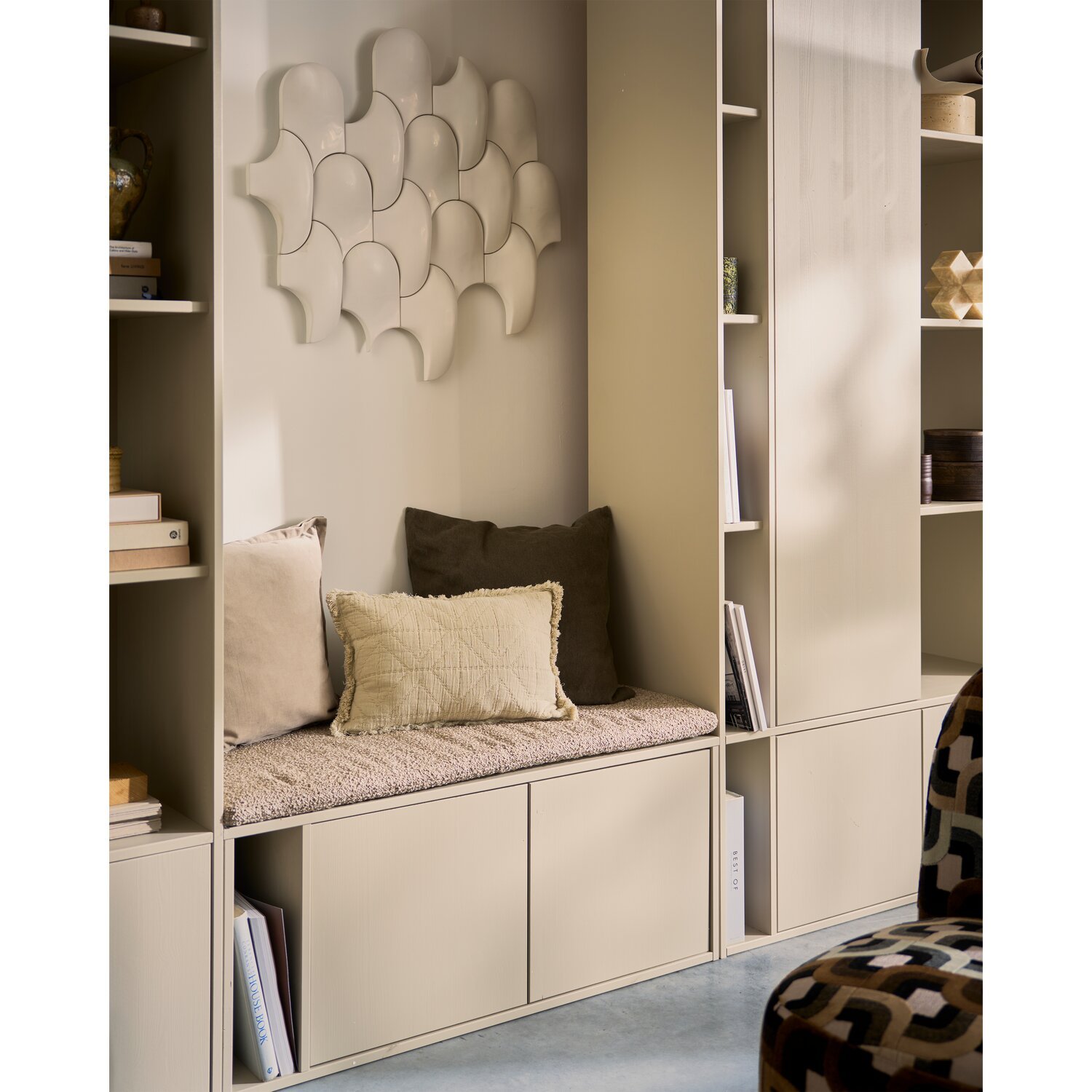 Winner small image - Novel Grey